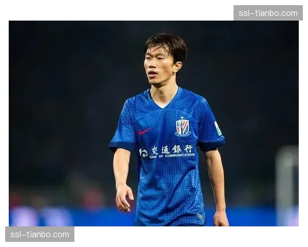 特写:谢鹏飞的国家队之旅后,期待在申花中场扮演新角色 特写:谢鹏飞的国家队之旅后,期待在申花中场扮演新角色