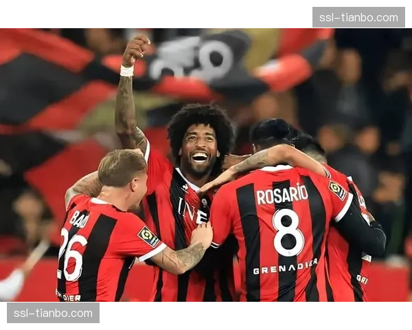 分析师观点:高位防线流行,是导致法甲反击进球率上升的主因 分析师观点:高位防线流行,是导致法甲反击进球率上升的主因