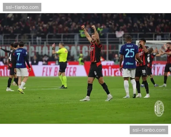 媒体预测本轮首发：米兰将变阵4-3-3应对罗马