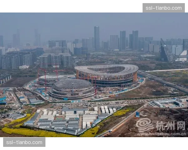 杭州六万人专业足球场筋骨基本成型，浙江队主场升级在望